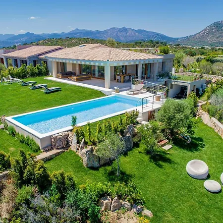 Villa Aqa *