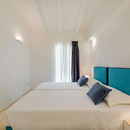 Aqa Villa *